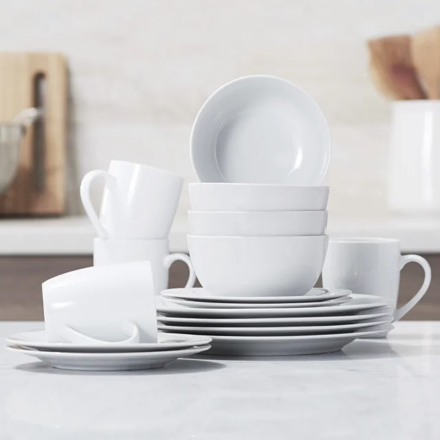 AmazonBasics 白色瓷餐具｜16件・4人用 · 同款實物照片